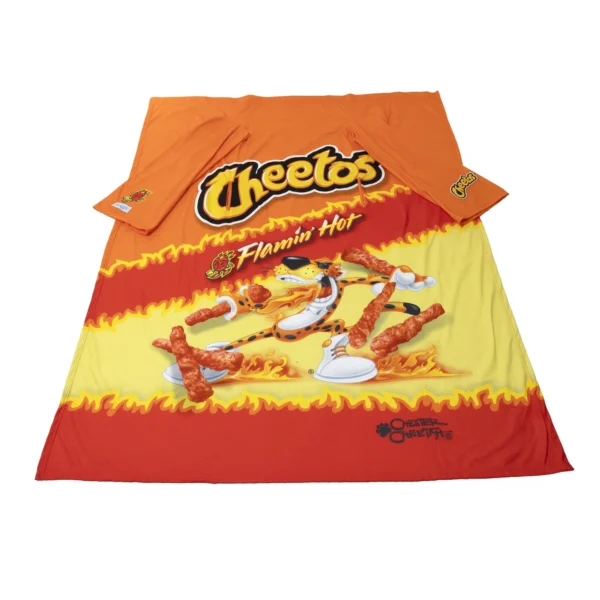 Snuggie, la Manta Portátil Original con Mangas, Forro Polar Súper Suave, Flamin' Hot Cheetos - Imagen 5